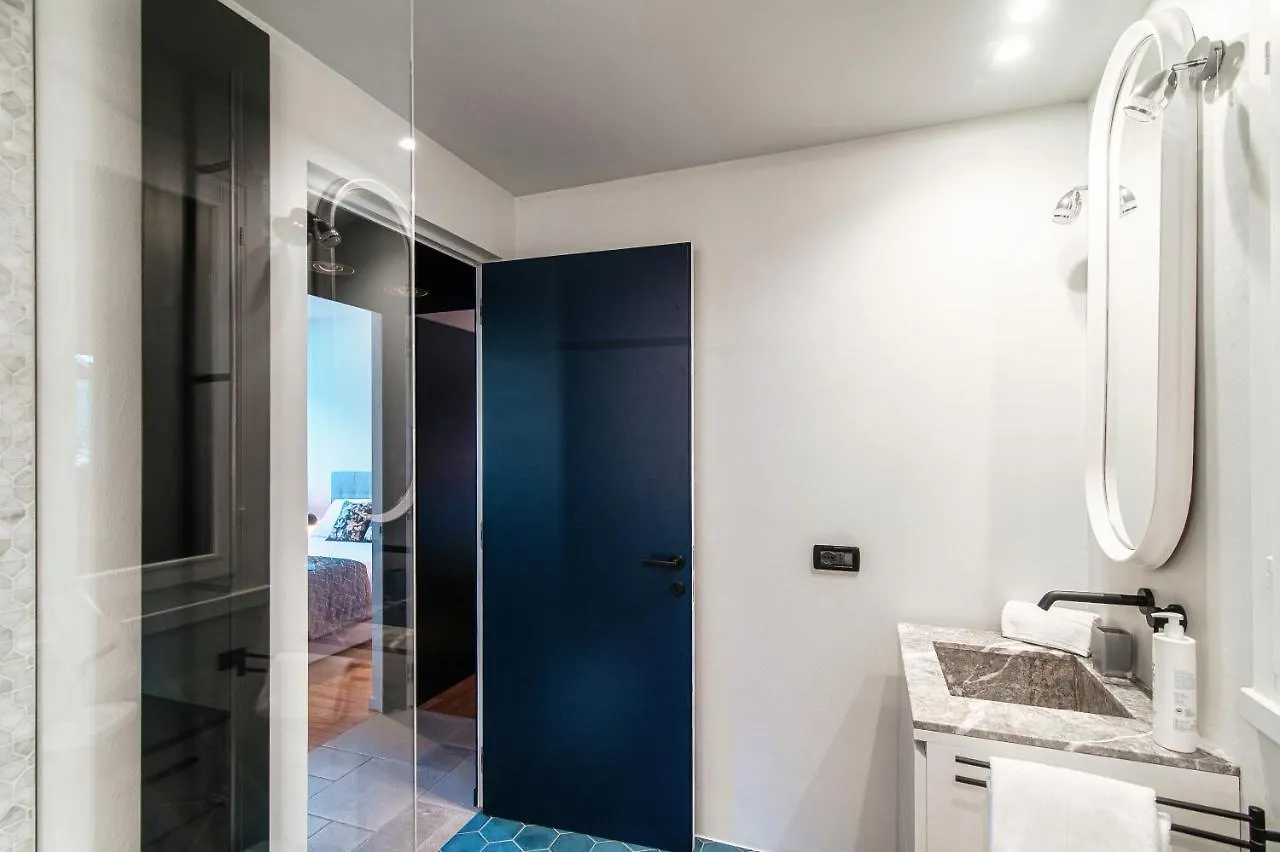 Blue Stay - By Myhomeincomo Faggeto Lario Italy