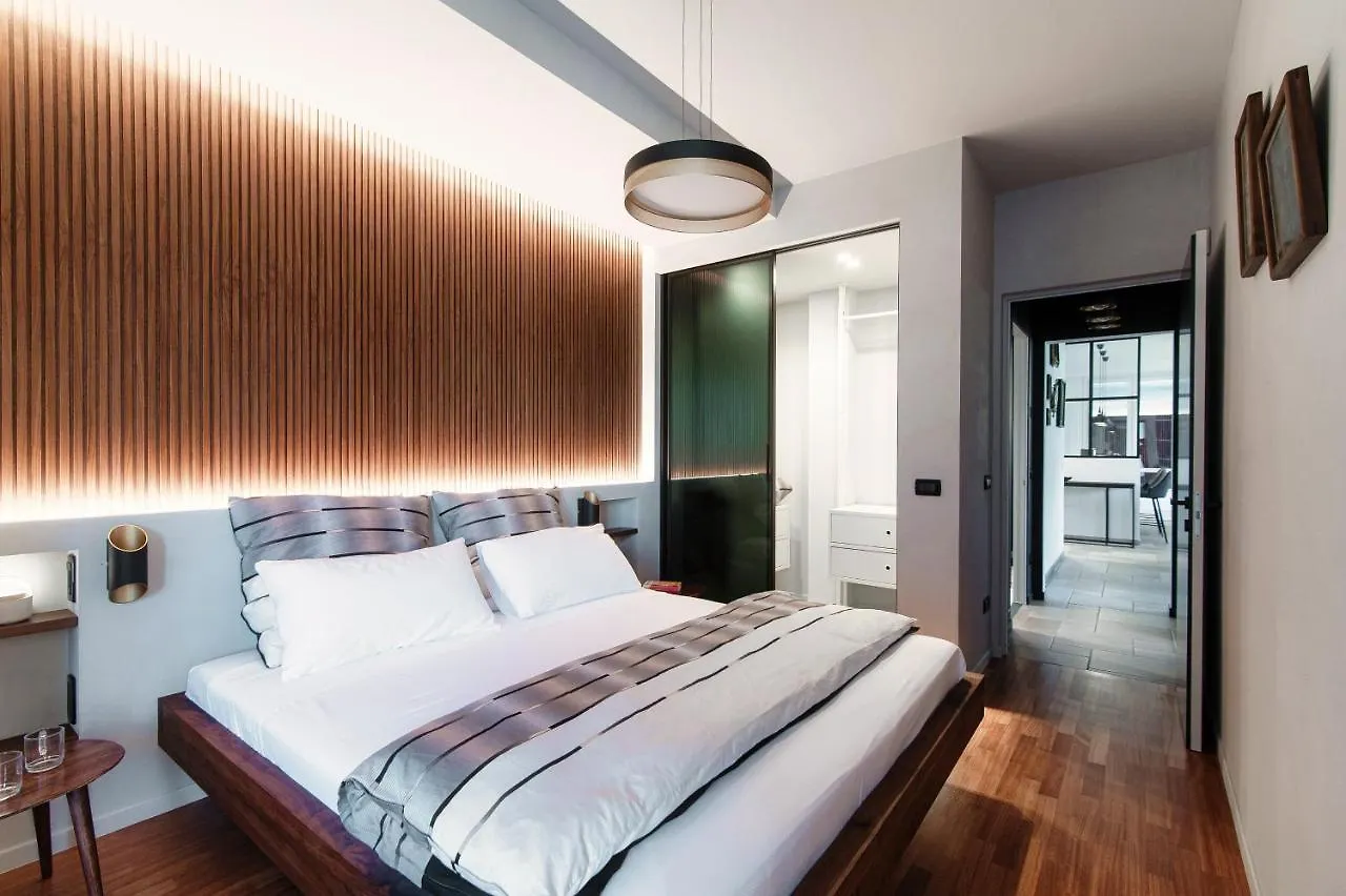 Blue Stay - By Myhomeincomo Faggeto Lario